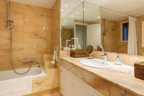 Apartamento de 5 dormitorios en venta en Barcelona, Cataluña, Spain № 8691 - foto 18