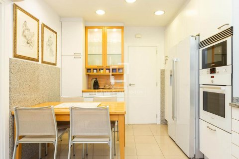 Apartamento de 5 dormitorios en venta en Barcelona, Cataluña, Spain № 8691 - foto 12