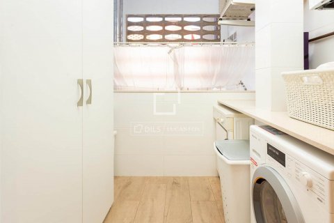 Apartamento de 5 dormitorios en venta en Barcelona, Cataluña, Spain № 8691 - foto 25