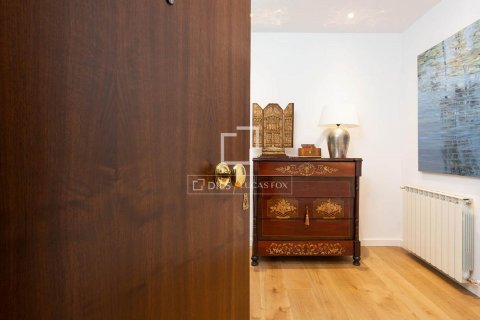 Apartamento de 5 dormitorios en venta en Barcelona, Cataluña, Spain № 8691 - foto 26