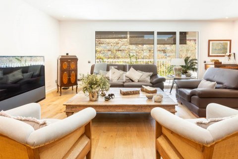 Apartamento de 5 dormitorios en venta en Barcelona, Cataluña, Spain № 8691