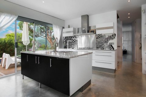 Villa de 2 dormitorios en venta en Cabrils, Barcelona, Cataluña, Spain № 8693 - foto 8