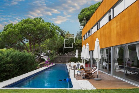 Villa de 2 dormitorios en venta en Cabrils, Barcelona, Cataluña, Spain № 8693 - foto 3