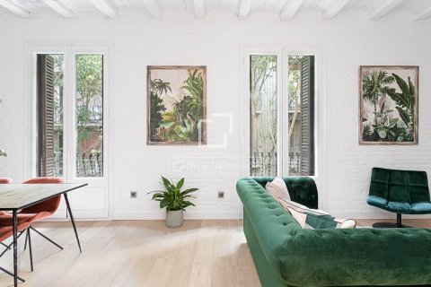 Apartamento de 2 dormitorios en venta en Barcelona, Cataluña, Spain № 8694 - foto 3
