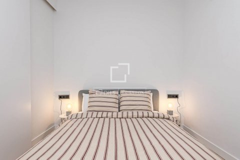 Apartamento de 2 dormitorios en venta en Barcelona, Cataluña, Spain № 8694 - foto 27