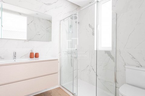 Apartamento de 2 dormitorios en venta en Barcelona, Cataluña, Spain № 8694 - foto 5