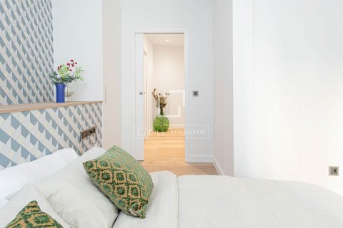 Apartamento de 2 dormitorios en venta en Barcelona, Cataluña, Spain № 8694 - foto 19