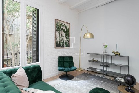 Apartamento de 2 dormitorios en venta en Barcelona, Cataluña, Spain № 8694 - foto 6