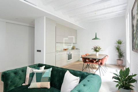 Apartamento de 2 dormitorios en venta en Barcelona, Cataluña, Spain № 8694 - foto 12