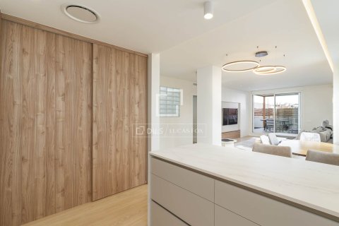 Ático de 3 dormitorios en venta en Barcelona, Cataluña, Spain № 3960 - foto 10