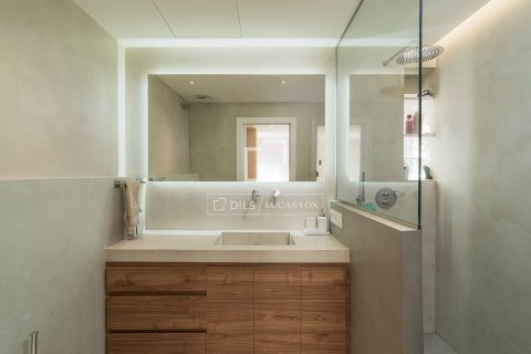 Ático de 3 dormitorios en venta en Barcelona, Cataluña, Spain № 3960 - foto 21