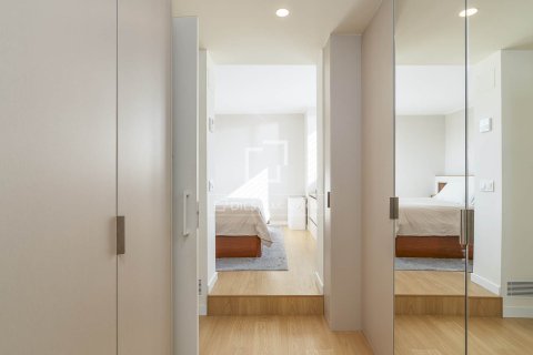 Ático de 3 dormitorios en venta en Barcelona, Cataluña, Spain № 3960 - foto 18