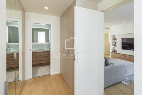 Ático de 3 dormitorios en venta en Barcelona, Cataluña, Spain № 3960 - foto 17