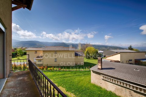 Сasa de 6 dormitorios en venta en Cataluña, Spain № 7729 - foto 21