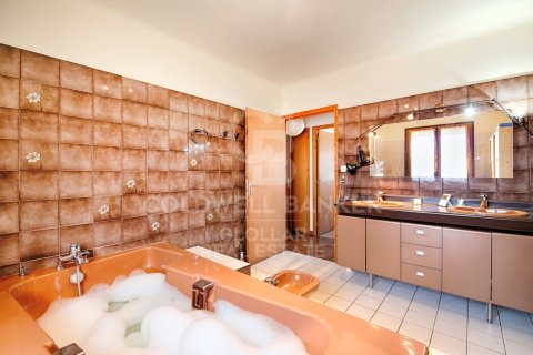 Сasa de 6 dormitorios en venta en Cataluña, Spain № 7729 - foto 12