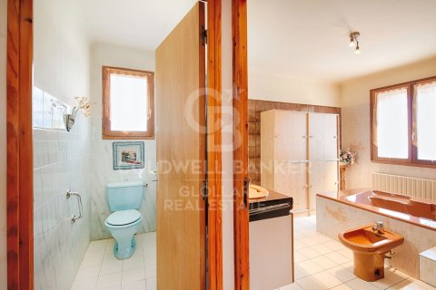 Сasa de 6 dormitorios en venta en Cataluña, Spain № 7729 - foto 14