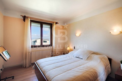 Сasa de 6 dormitorios en venta en Cataluña, Spain № 7729 - foto 15