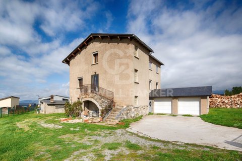Сasa de 6 dormitorios en venta en Cataluña, Spain № 7729 - foto 3