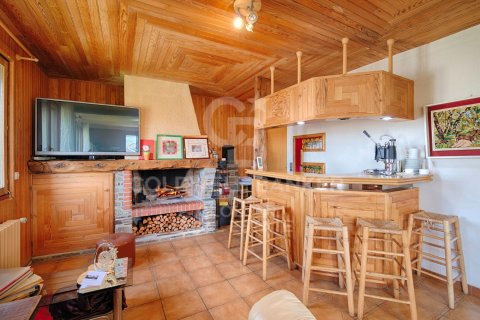 Сasa de 6 dormitorios en venta en Cataluña, Spain № 7729 - foto 18