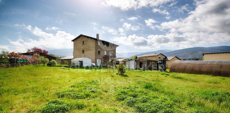 Сasa de 6 dormitorios en venta en Cataluña, Spain № 7729