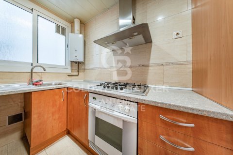 Apartamento de 3 dormitorios en venta en Barcelona, Cataluña, Spain № 7732 - foto 19