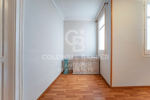 Apartamento de 3 dormitorios en venta en Barcelona, Cataluña, Spain № 7732 - foto 13