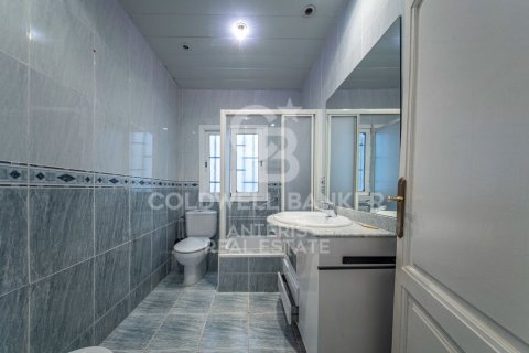 Apartamento de 3 dormitorios en venta en Barcelona, Cataluña, Spain № 7732 - foto 16