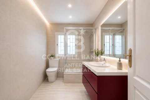 Apartamento de 3 dormitorios en venta en Barcelona, Cataluña, Spain № 7732 - foto 17