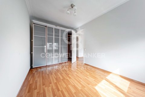 Apartamento de 3 dormitorios en venta en Barcelona, Cataluña, Spain № 7732 - foto 24