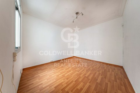 Apartamento de 3 dormitorios en venta en Barcelona, Cataluña, Spain № 7732 - foto 2