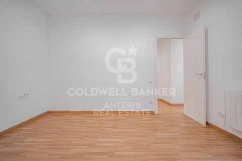 Apartamento de 4 dormitorios en venta en Barcelona, Cataluña, Spain № 7731 - foto 14