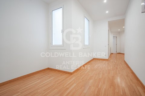 Apartamento de 4 dormitorios en venta en Barcelona, Cataluña, Spain № 7731 - foto 17