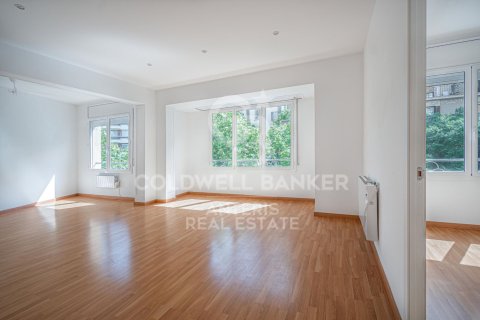 Apartamento de 4 dormitorios en venta en Barcelona, Cataluña, Spain № 7731