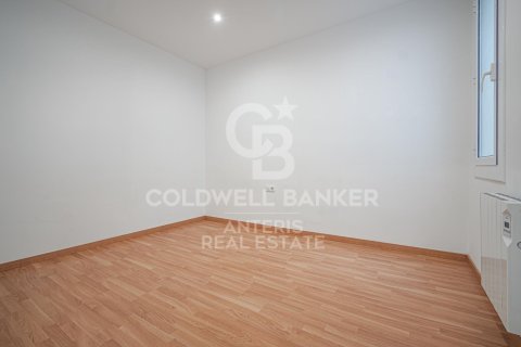 Apartamento de 4 dormitorios en venta en Barcelona, Cataluña, Spain № 7731 - foto 16