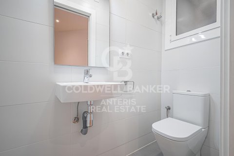 Apartamento de 4 dormitorios en venta en Barcelona, Cataluña, Spain № 7731 - foto 7