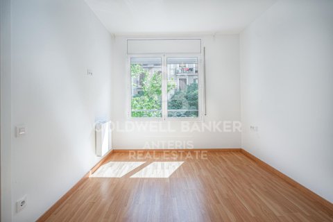Apartamento de 4 dormitorios en venta en Barcelona, Cataluña, Spain № 7731 - foto 27