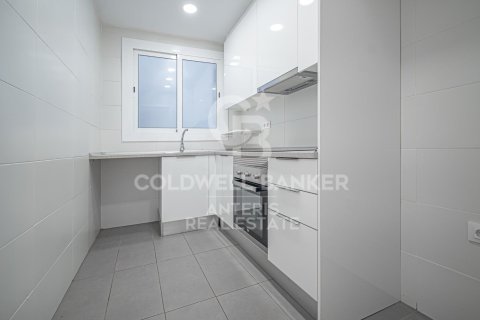 Apartamento de 4 dormitorios en venta en Barcelona, Cataluña, Spain № 7731 - foto 23