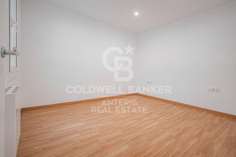 Apartamento de 4 dormitorios en venta en Barcelona, Cataluña, Spain № 7731 - foto 13