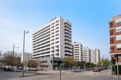 Apartamento de 3 dormitorios en venta en Barcelona, Cataluña, Spain № 1290 - foto 20