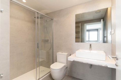 Apartamento de 3 dormitorios en venta en Barcelona, Cataluña, Spain № 1290 - foto 6