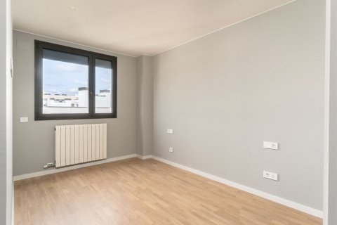 Apartamento de 3 dormitorios en venta en Barcelona, Cataluña, Spain № 1290 - foto 8