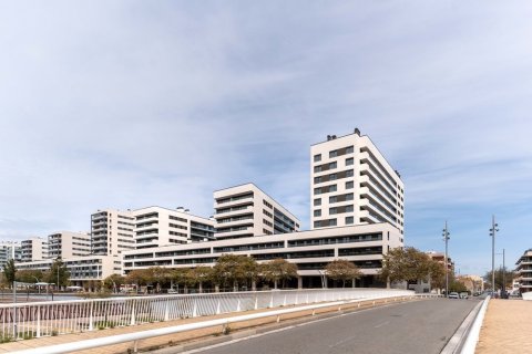 Apartamento de 3 dormitorios en venta en Barcelona, Cataluña, Spain № 1290 - foto 19