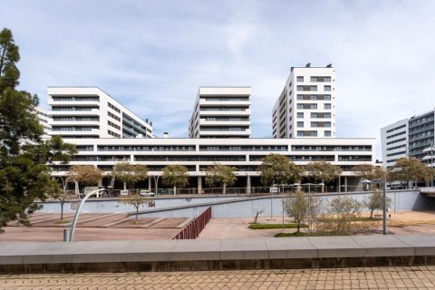 Apartamento de 3 dormitorios en venta en Barcelona, Cataluña, Spain № 1290