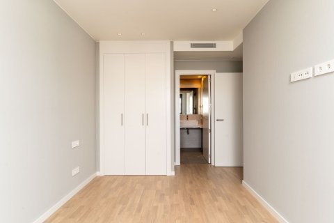 Apartamento de 3 dormitorios en venta en Barcelona, Cataluña, Spain № 1290 - foto 7