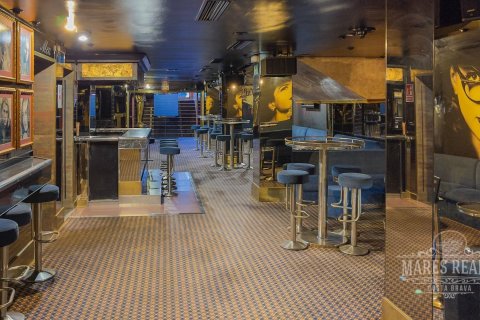 1100 sq.m. commercial property for sale in Lloret de Mar, Girona, Catalonia, Spain № 968 - photo 5