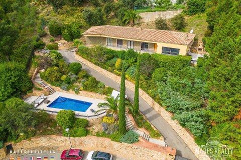 Villa de 3 dormitorios en venta en Platja D'aro, Gerona, Cataluña, Spain № 964