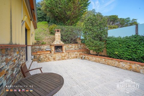 Villa de 3 dormitorios en venta en Platja D'aro, Gerona, Cataluña, Spain № 964 - foto 19