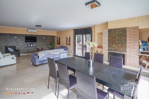Villa de 3 dormitorios en venta en Platja D'aro, Gerona, Cataluña, Spain № 964 - foto 16