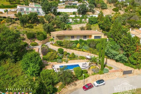Villa de 3 dormitorios en venta en Platja D'aro, Gerona, Cataluña, Spain № 964 - foto 2