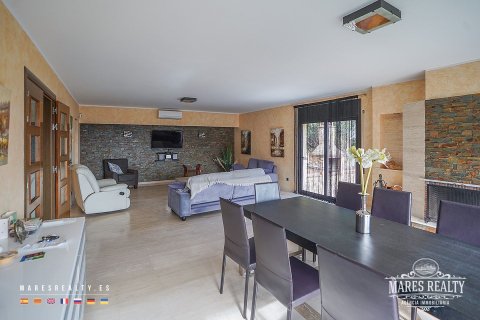 Villa de 3 dormitorios en venta en Platja D'aro, Gerona, Cataluña, Spain № 964 - foto 15